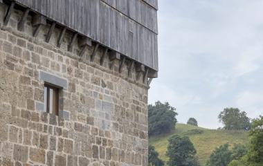 Fachada de la torre Jauregia de Donamaria.
